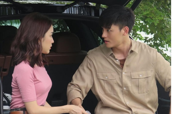 Tháng nào cũng bị "bốc hơi" mấy triệu, tôi lén kiểm tra tài khoản của vợ để rồi xây xẩm mặt mày khi biết tên người nhận tiền