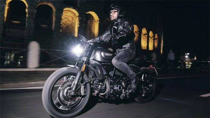 Cận cảnh Ducati Scrambler Nightshift huyền bí, giá 355 triệu đồng 19