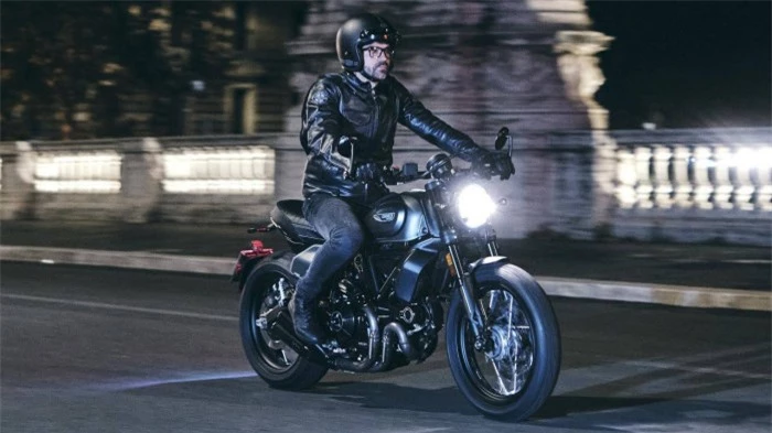 Cận cảnh Ducati Scrambler Nightshift huyền bí, giá 355 triệu đồng 20