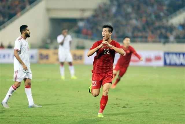 Tiến Linh ăn mừng bàn thắng vào lưới UAE ở vòng loại thứ hai - Ảnh: ĐỨC CƯỜNG