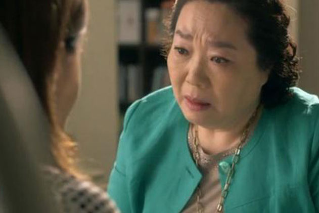 Nghe vợ nói mẹ bị ung thư, con rể vẫn quyết định mang tiền đi mua xe, mua xong mới rụng rời khi biết sự thật