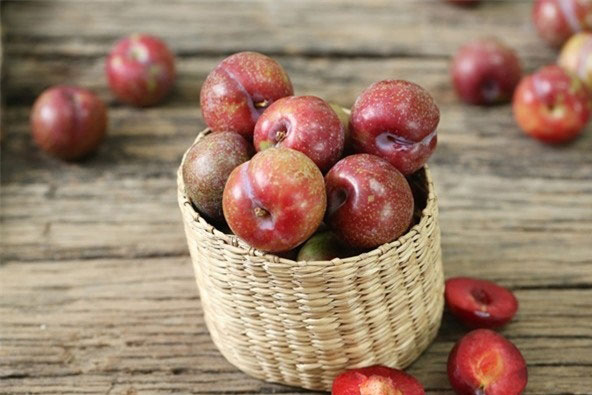 2 mặt lợi, hại của quả mận mà bạn không ngờ đến