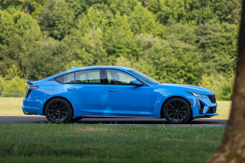 Khám phá sedan Cadillac CT5-V Blackwing 2022: Công suất 668 mã lực, giá gần 2 tỷ