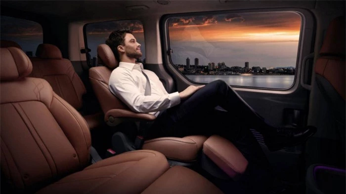 Hyundai Staria phiên bản 8 chỗ ra mắt, cạnh tranh Kia Sedona 6