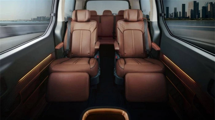 Hyundai Staria phiên bản 8 chỗ ra mắt, cạnh tranh Kia Sedona 7