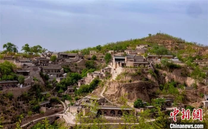 Ngôi làng cổ bên sông Hoàng Hà, xây nhà thành hang động, cao tới 11 tầng 3