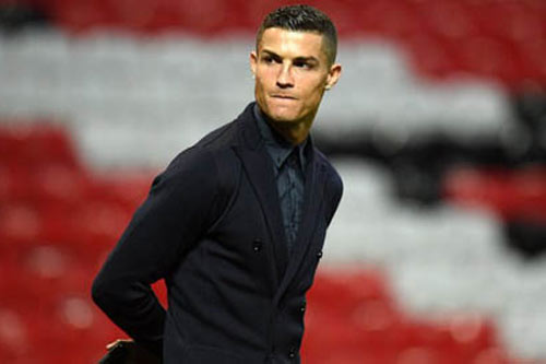 Ronaldo yêu cầu được ngồi dự bị trận Udinese vs Juventus