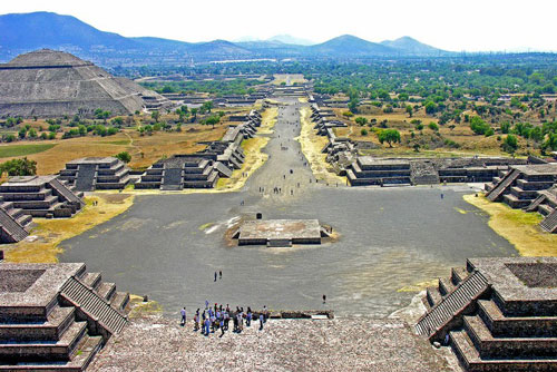 Ai là người đã xây dựng vùng đất cổ xưa đầy bí ẩn này?