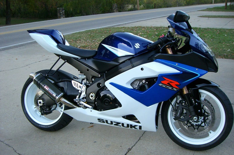 1. Suzuki GSX-R1000 2006 (thời gian tăng tốc từ 0-96 km/h: 2,35 giây).