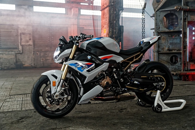 BMW S 1000 R 2021 lộ giá bán khoảng 700 triệu đồng tại Việt Nam