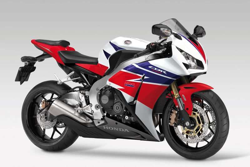 =6. Honda CBR1000RR Fireblade 2013 (thời gian tăng tốc từ 0-96 km/h: 2,6 giây).