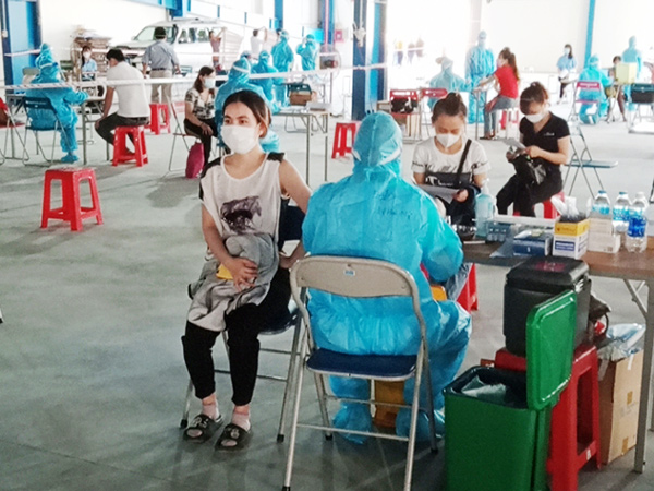 Đà Nẵng: 62% người lao động trong các KCN tiêm vaccine phòng COVID-19 mũi 1 