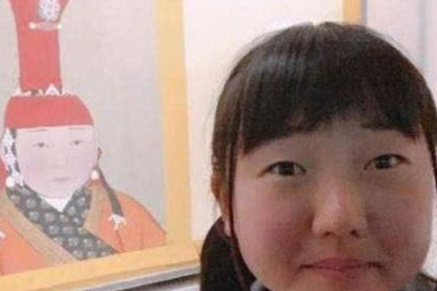 Đến thăm Cố cung, nữ sinh Nhật Bản vừa nhìn thấy 1 bức tranh đã kinh ngạc thốt lên: "Đây chẳng phải là mình sao?"