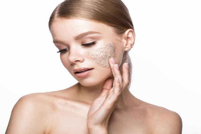 Tẩy da chết quá nhiều có thể gây hại cho làn da như thế nào?