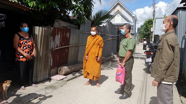 Phát huy vai trò chức sắc tôn giáo trên mặt trận chống dịch