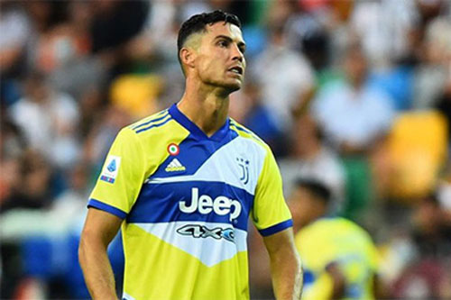 'Ronaldo là gánh nặng trên hàng công Juventus'
