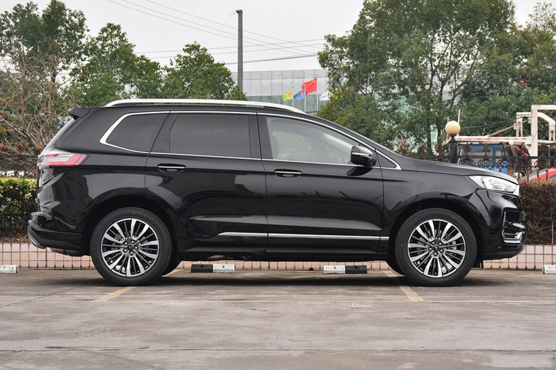SUV động cơ tăng áp kép, công suất 245 mã lực, giá gần 1 tỷ đồng