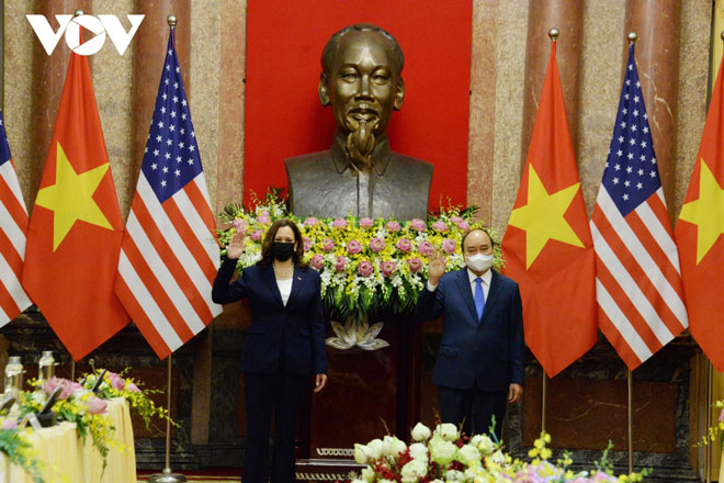 Chủ tịch nước Nguyễn Xuân Phúc hội kiến với Phó Tổng thống Mỹ Kamala Harris