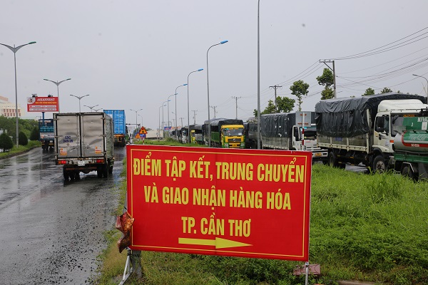 Cần Thơ: Kêu gọi tài xế tham gia "Đội vận tải xanh" hỗ trợ lưu thông hàng hóa 