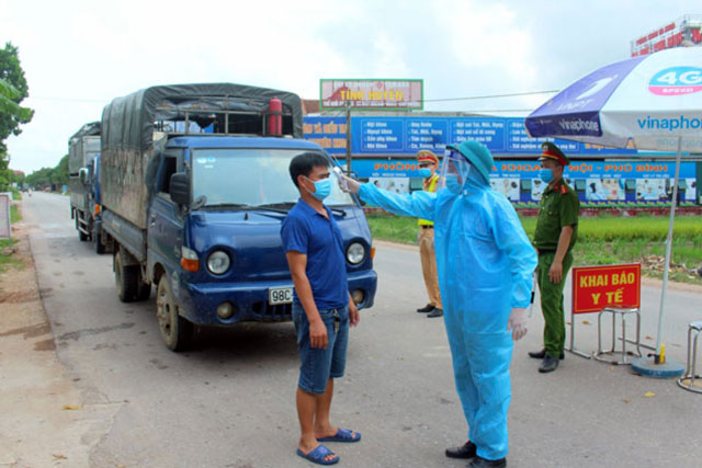 Tất cả lái xe vào Hà Nội phải test COVID-19 tại bến xe Nước Ngầm và Yên Nghĩa