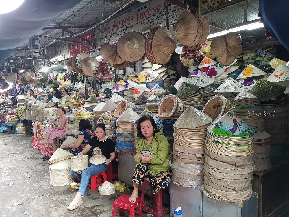Người bán hàng lưu niệm trên QL1A phải nghỉ việc do yêu cầu phòng chống dịch sẽ được tỉnh Thừa Thiên Huế hỗ trợ 2 triệu đồng/người. (Ảnh minh hoạ)