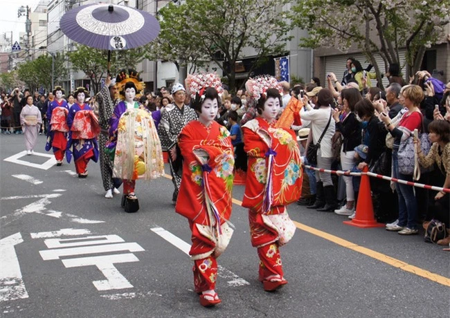 Oiran - kỹ nữ cao cấp thời Edo tại Nhật: Nhan sắc lộng lẫy, thu nhập tiền tỷ và những bí mật ít người biết - Ảnh 7.