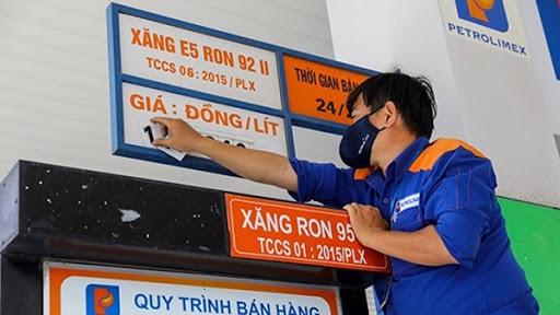 Xăng giảm hơn 600 đồng từ chiều ngày 26/8