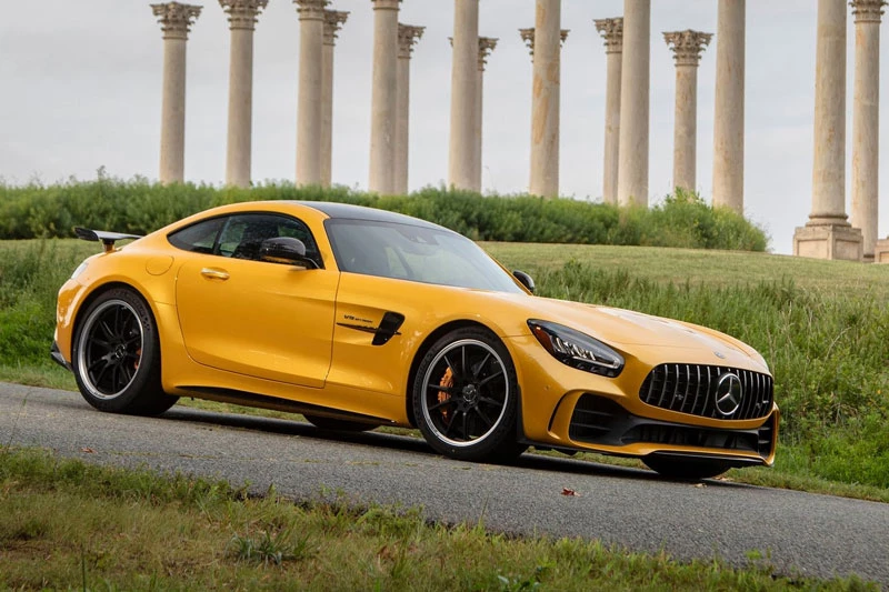 3. Mercedes-Benz AMG GT R.