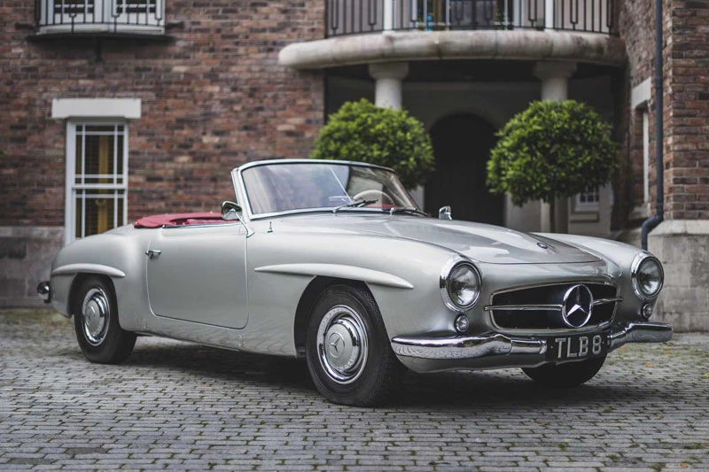 4. Mercedes-Benz 190SL Roadster.