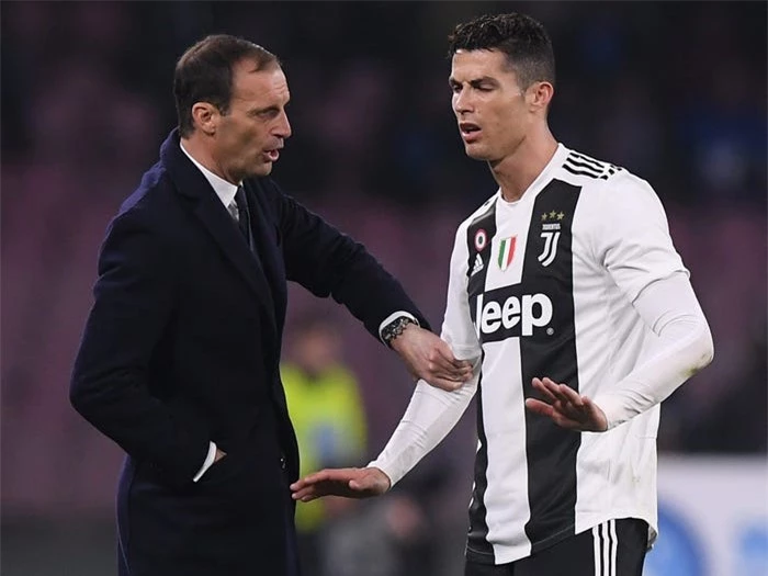 HLV Allegri không đặt Ronaldo lên cao hơn tập thể