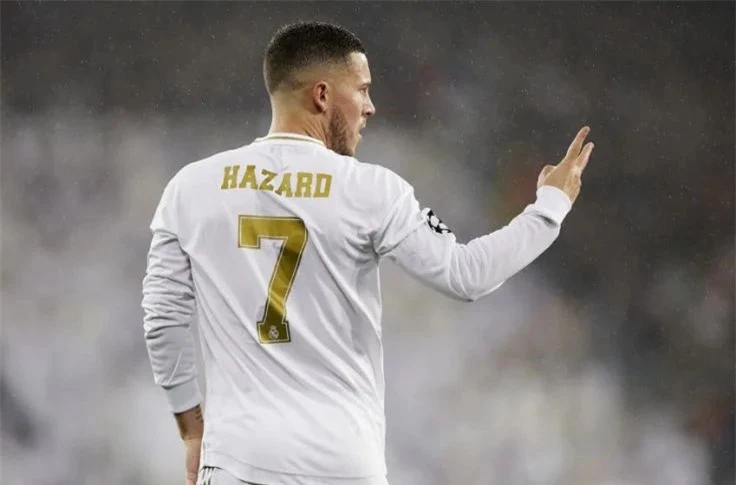 Rất khó để Hazard nhường áo cho Mbappe