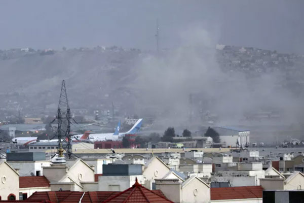Nổ ở sân bay Kabul: Số nạn nhân thiệt mạng tăng lên ít nhất 72 người, bao gồm 12 binh sĩ Mỹ
