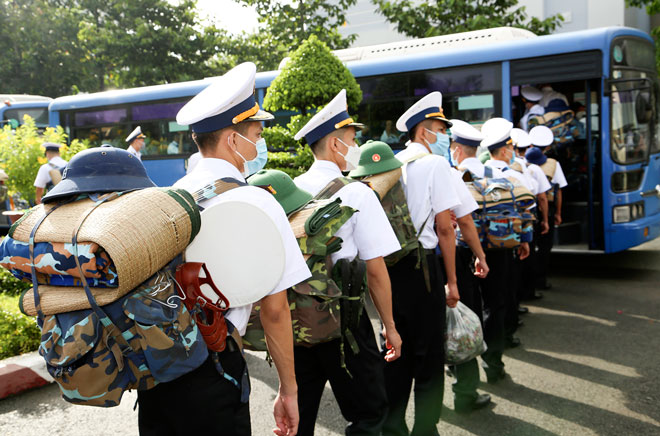 Quân y Hải quân lên đường chống dịch