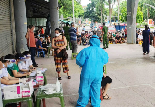 Thanh Hóa: 436 mẫu test nhanh tại chợ Vườn hoa âm tính với SARS-CoV-2