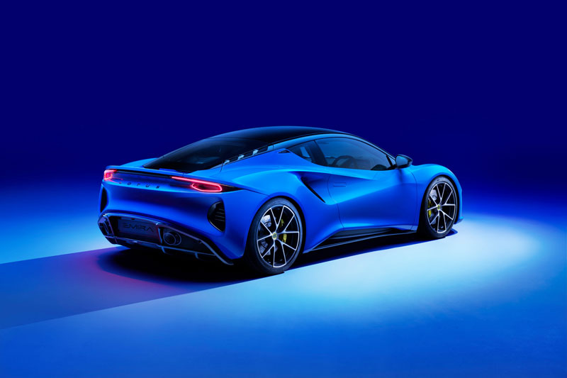 Tận mục xe thể thao đẹp mê ly, công suất 400 mã lực, giá gần 2 tỷ đồng