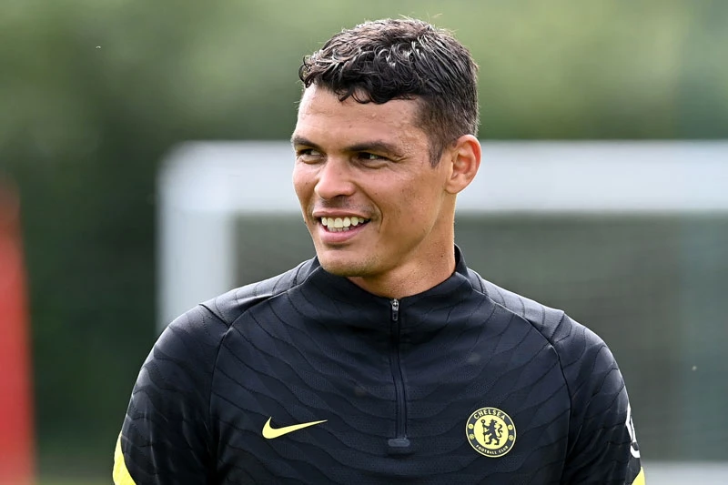 Trung vệ: Thiago Silva (Chelsea).