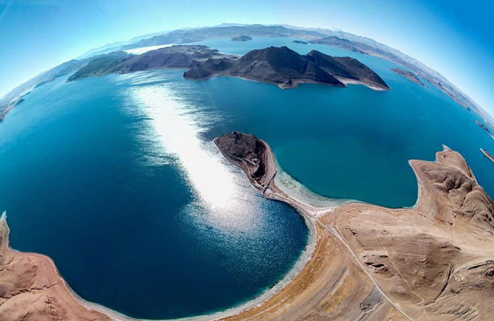 “Viên ngọc ẩn” ở Tây Tạng - Cảnh vật xung quanh ai cũng ngỡ ngàng