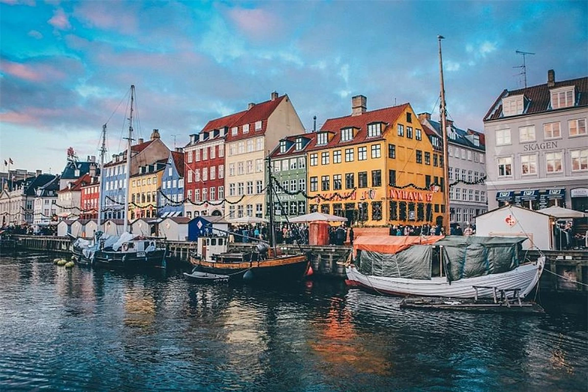 Quận Nyhavn là điểm đến ven sông tuyệt đẹp ở Copenhagen.Nguồn: Nick Karvounis