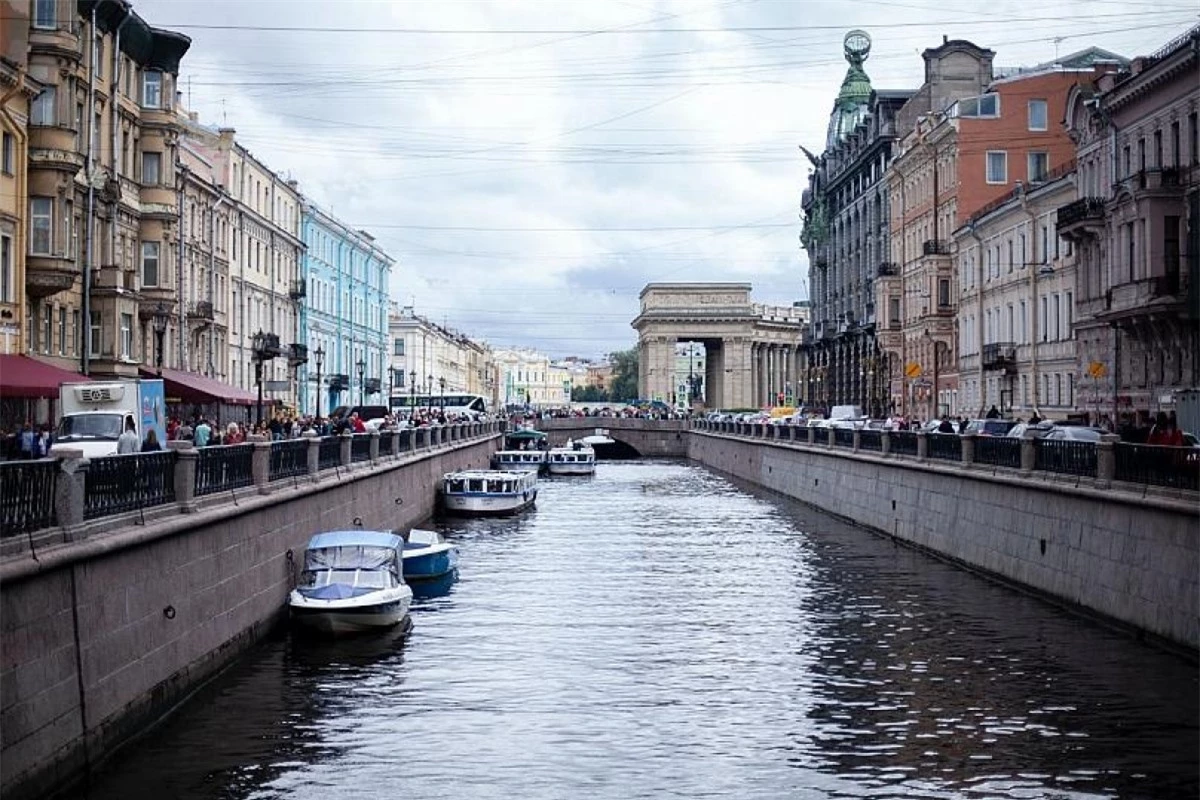 St.Petersburg sở hữu khoảng 100 nhánh sông và kênh đào với tổng chiều dài 300 km và hơn 800 cây cầu.Nguồn: Tamara Malaniy