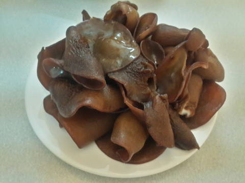 2 món thảo dược dễ kiếm là "thần dược" trị chứng đau cổ vai gáy, tê tay nhiều người mắc phải