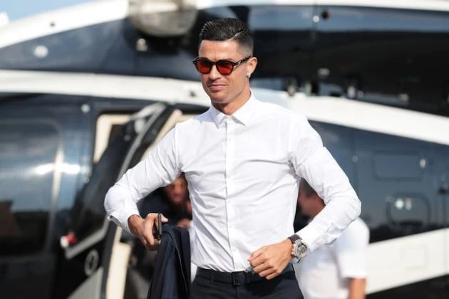 Ronaldo quyết định trở lại MU sau khi rời Juve.