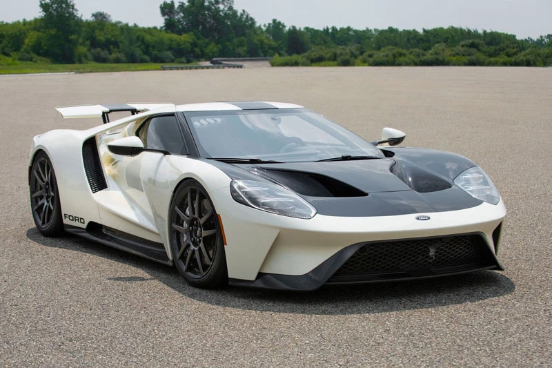 2. Ford GT.