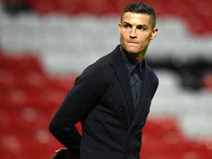 Rò rỉ đoạn nói chuyện cho thấy Ronaldo từng phân vân giữa Man City và MU