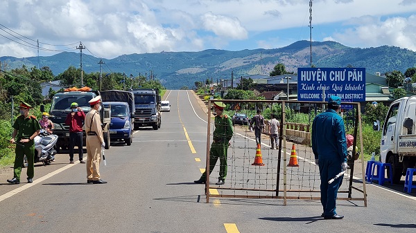 Lái xe quá mệt mỏi, Tổng cục Đường bộ đề nghị Cà Mau, Gia Lai tháo gỡ ách tắc 