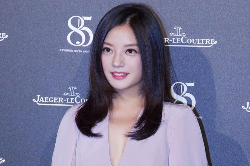 HOT: Động thái đầu tiên của Triệu Vy sau nghi vấn bị "phong sát" và bỏ trốn?