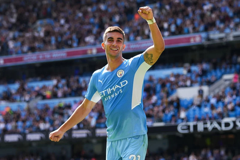 Tiền đạo: Ferran Torres (Man City).