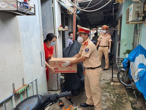 Công an TP Hồ Chí Minh: Lan tỏa nghĩa tình ở các xóm trọ nghèo