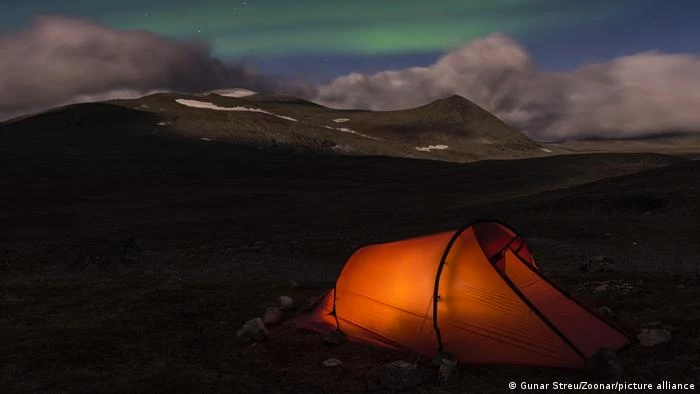 Khu bảo tồn thiên nhiên hoang dã rộng lớn nằm ở tỉnh Lapland quả là thiên đường cho với du khách ưa khám phá. Đây cũng là nơi tập trung nhiều đỉnh núi cao nhất ở Thụy Điển, với cao nguyên rộng và sông băng.