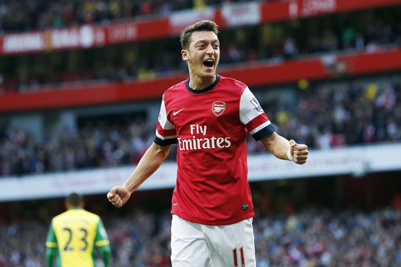 3. Mesut Ozil (bán cho Arsenal, 2013, lãi 35 triệu euro).