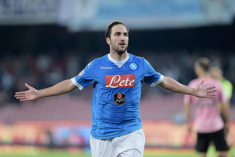 6. Gonzalo Higuain (bán cho Napoli, 2013, lãi 28 triệu euro).